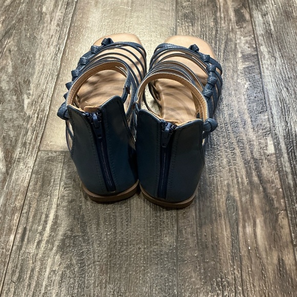 Journee Collection Navy and Tan Strappy Sandals Size 8.5 - Picture 10 of 12